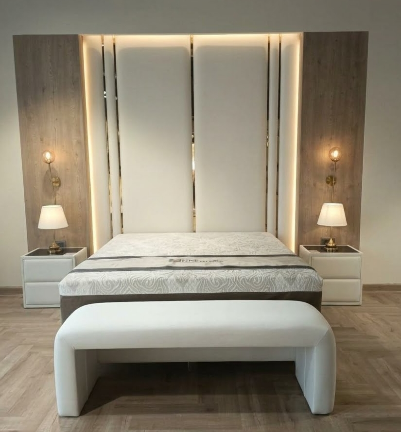 Beige headboard / bed base 226×296 cm